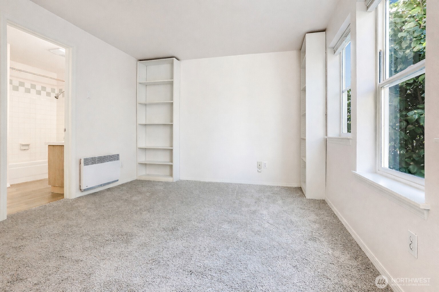 407 North 49th Street, Unit A Seattle, WA 98103 - Photo 12 of 31