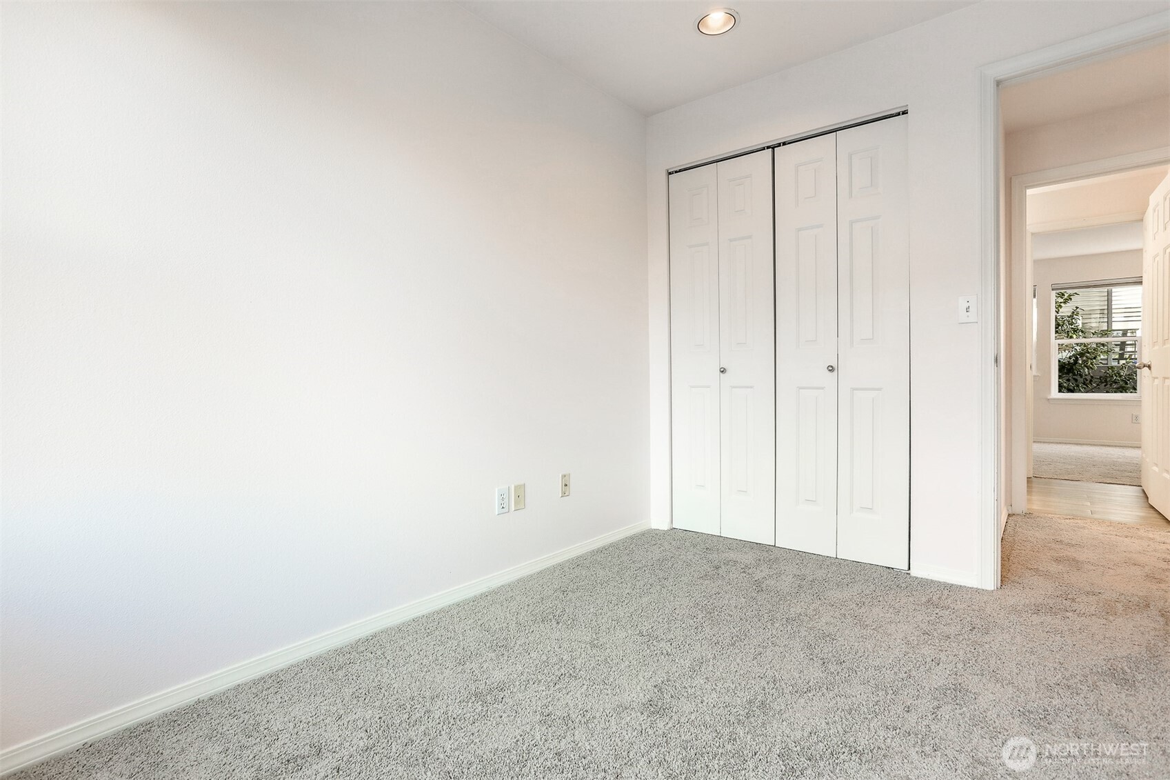407 North 49th Street, Unit A Seattle, WA 98103 - Photo 23 of 31