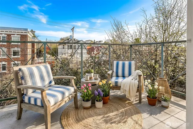 $669,950 | 407 North 49th Street, Unit A, Seattle, WA 98103