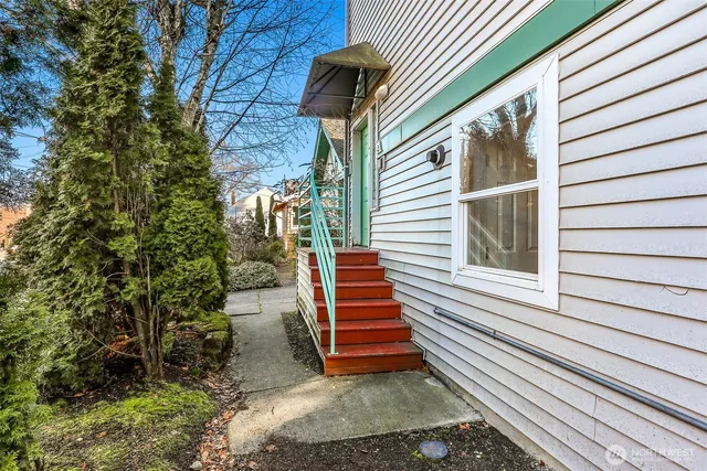 $669,950 | 407 North 49th Street, Unit A, Seattle, WA 98103