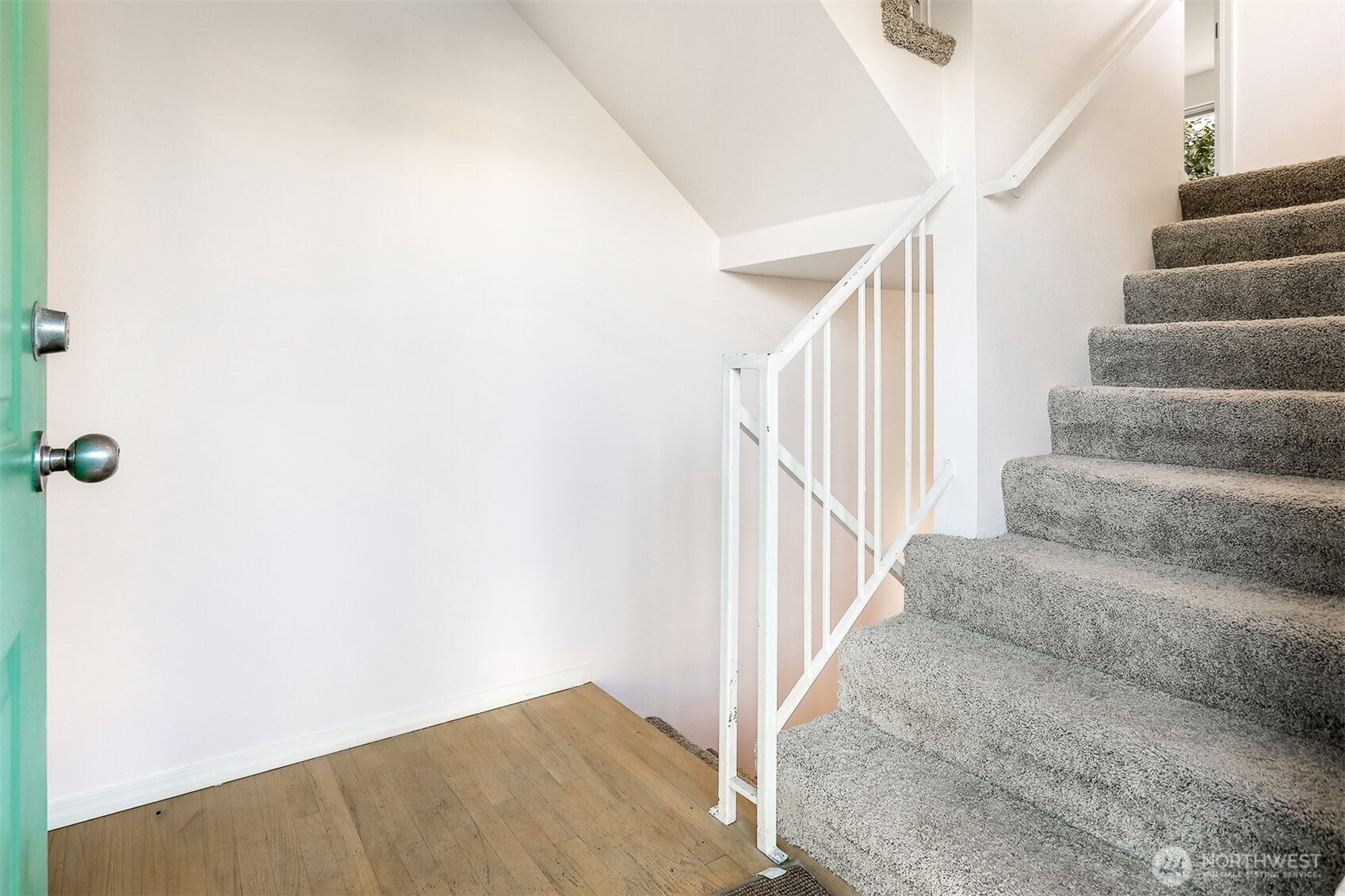 407 North 49th Street, Unit A Seattle, WA 98103 - Photo 4 of 31