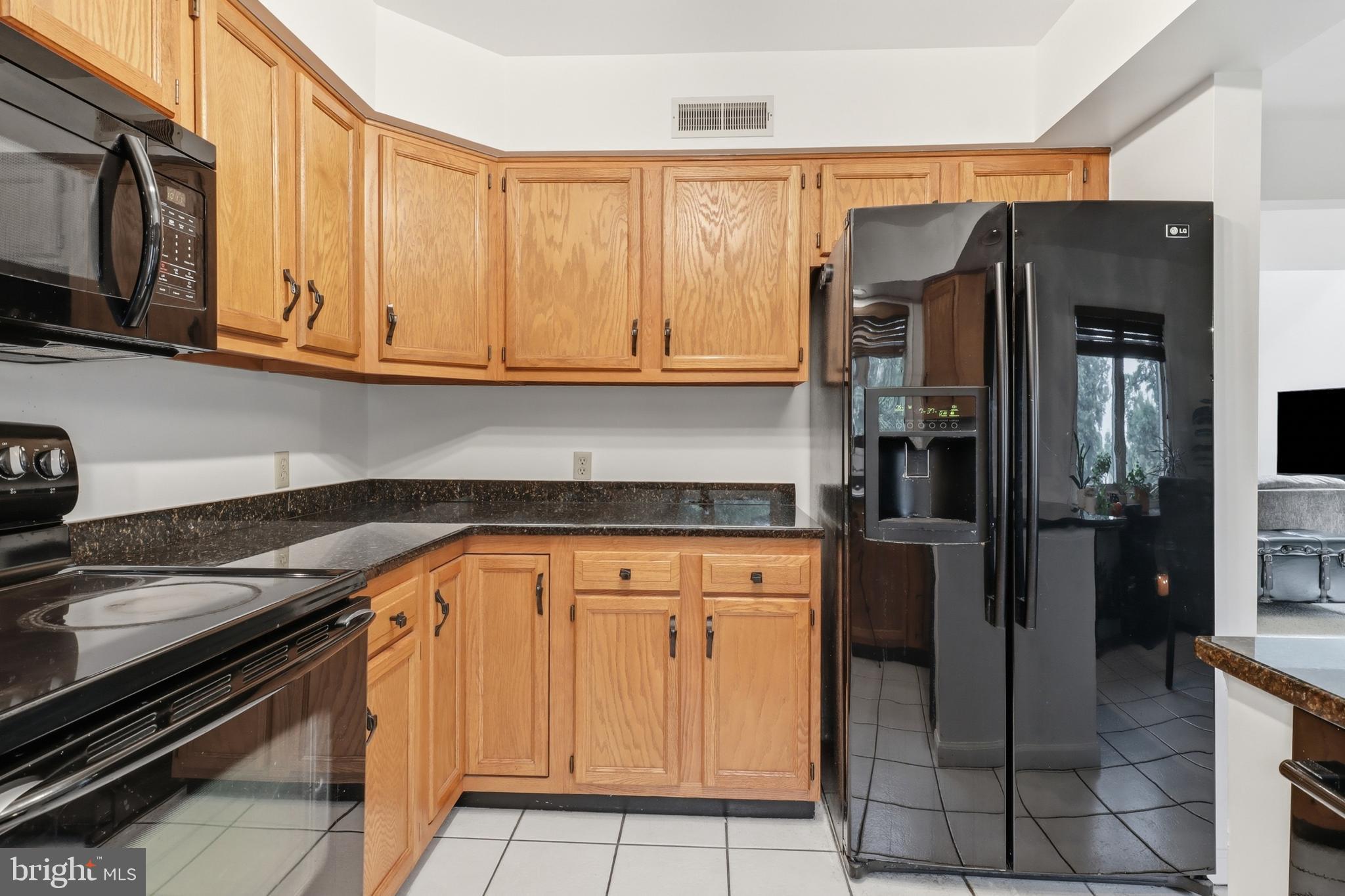 186 Greenleaf Road York, PA 17406 - Photo 10 of 43