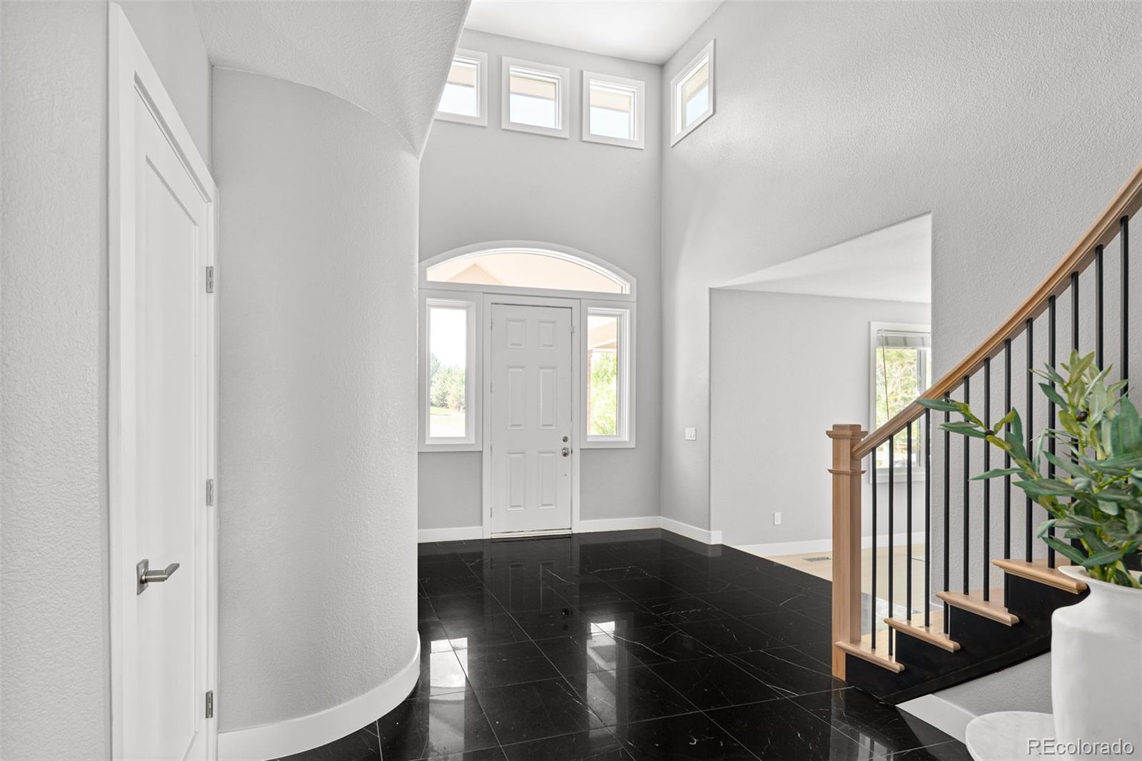 7400 South Genoa Circle Centennial, CO 80016 - Photo 5 of 50