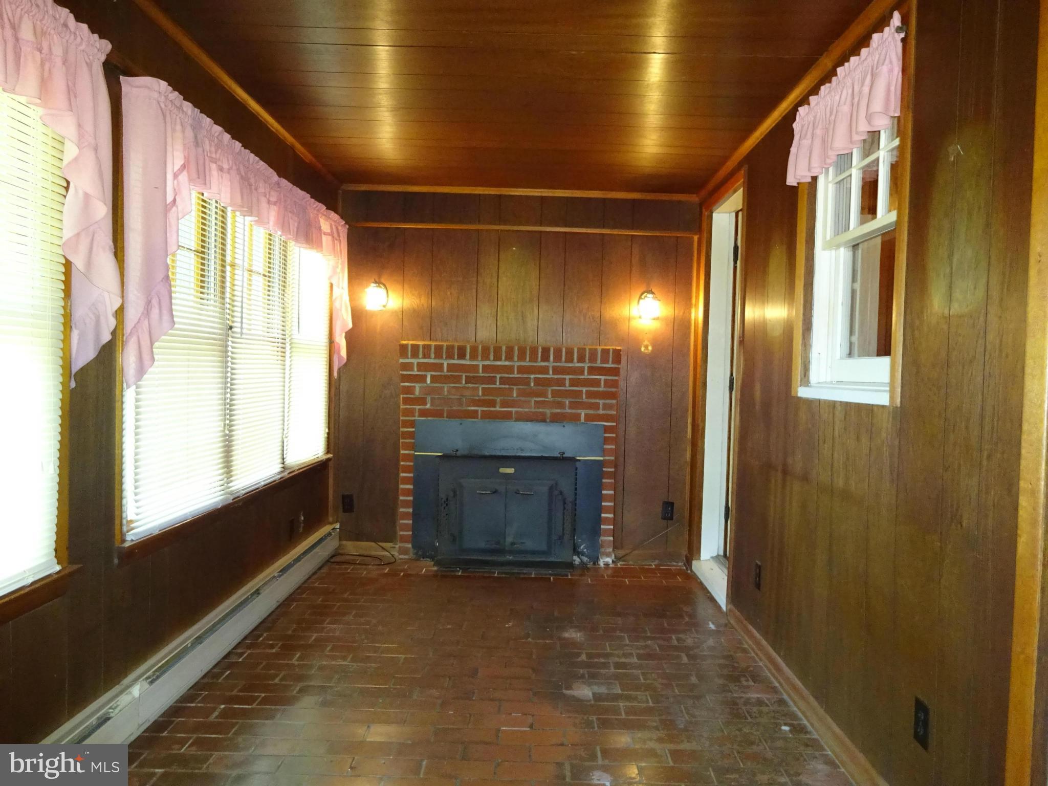 103 Sandy Hill Road Cambridge, MD 21613 - Photo 4 of 30 enclosed brick porch