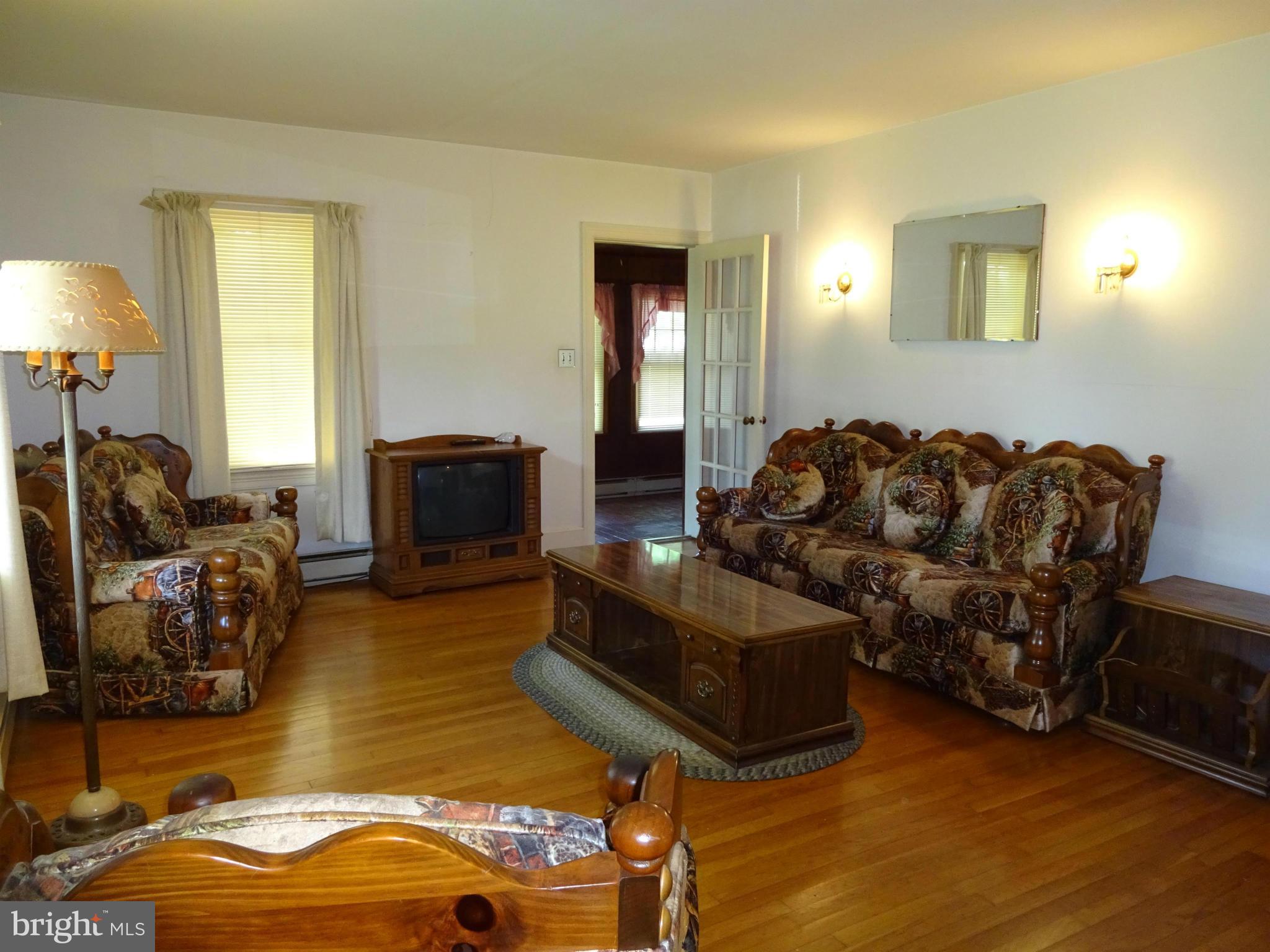 103 Sandy Hill Road Cambridge, MD 21613 - Photo 6 of 30 Living Room