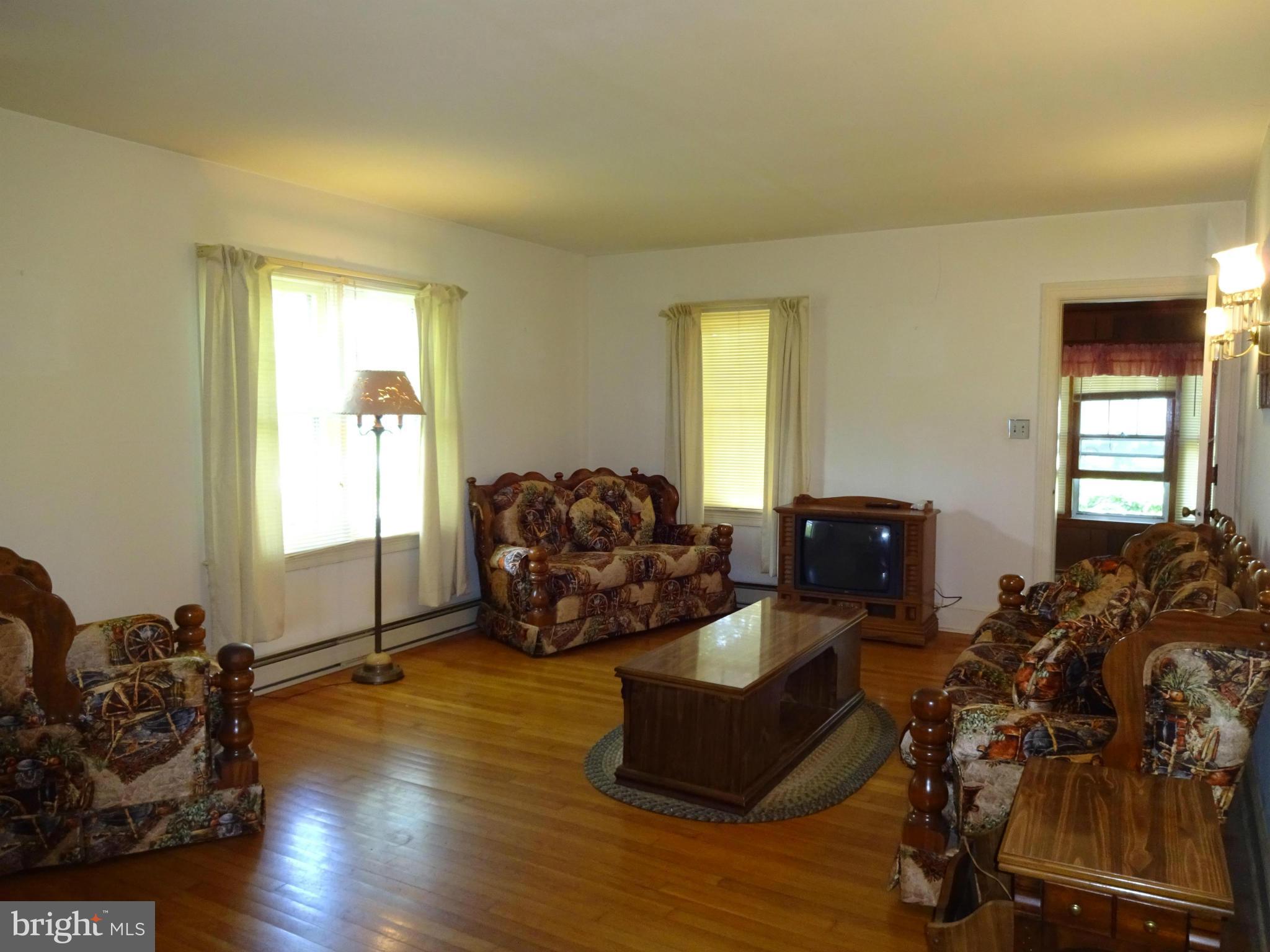 103 Sandy Hill Road Cambridge, MD 21613 - Photo 8 of 30 Living Room