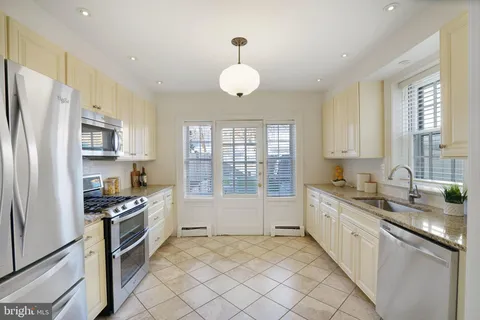 $1,229,000 | 625 South St Asaph Street, Alexandria, VA 22314