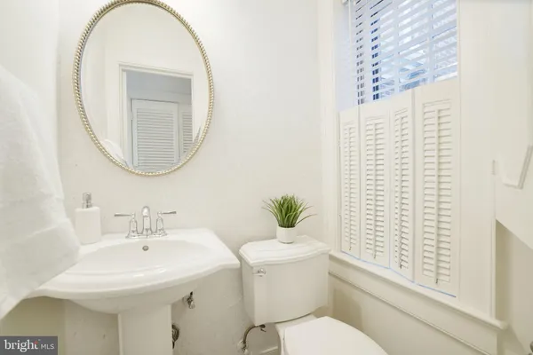 $1,199,000 | 625 South St Asaph Street, Alexandria, VA 22314