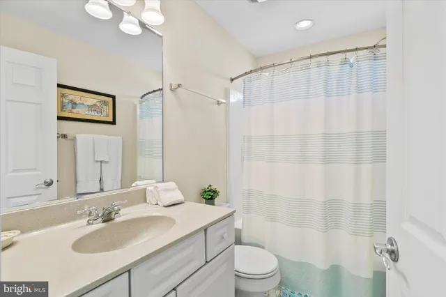 $639,000 | 33856 Waterside Drive, Frankford, DE 19945