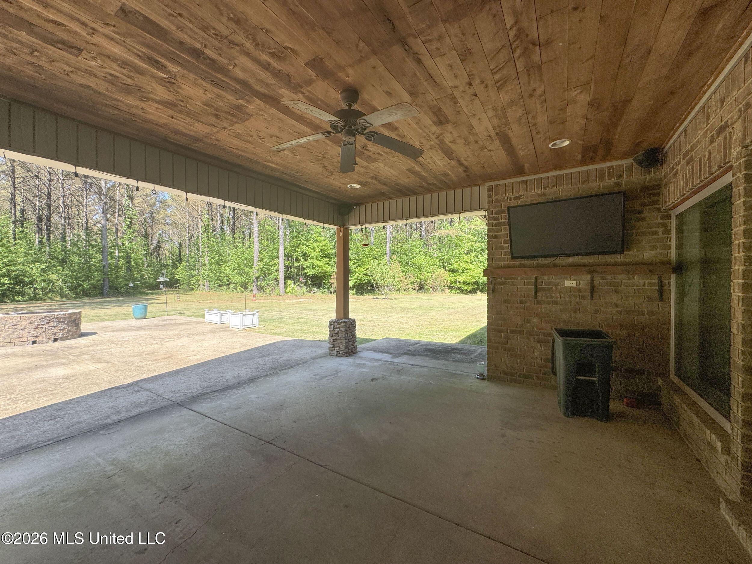 1407 McClyde Road Como, MS 38619 - Photo 35 of 110 4brmcld16