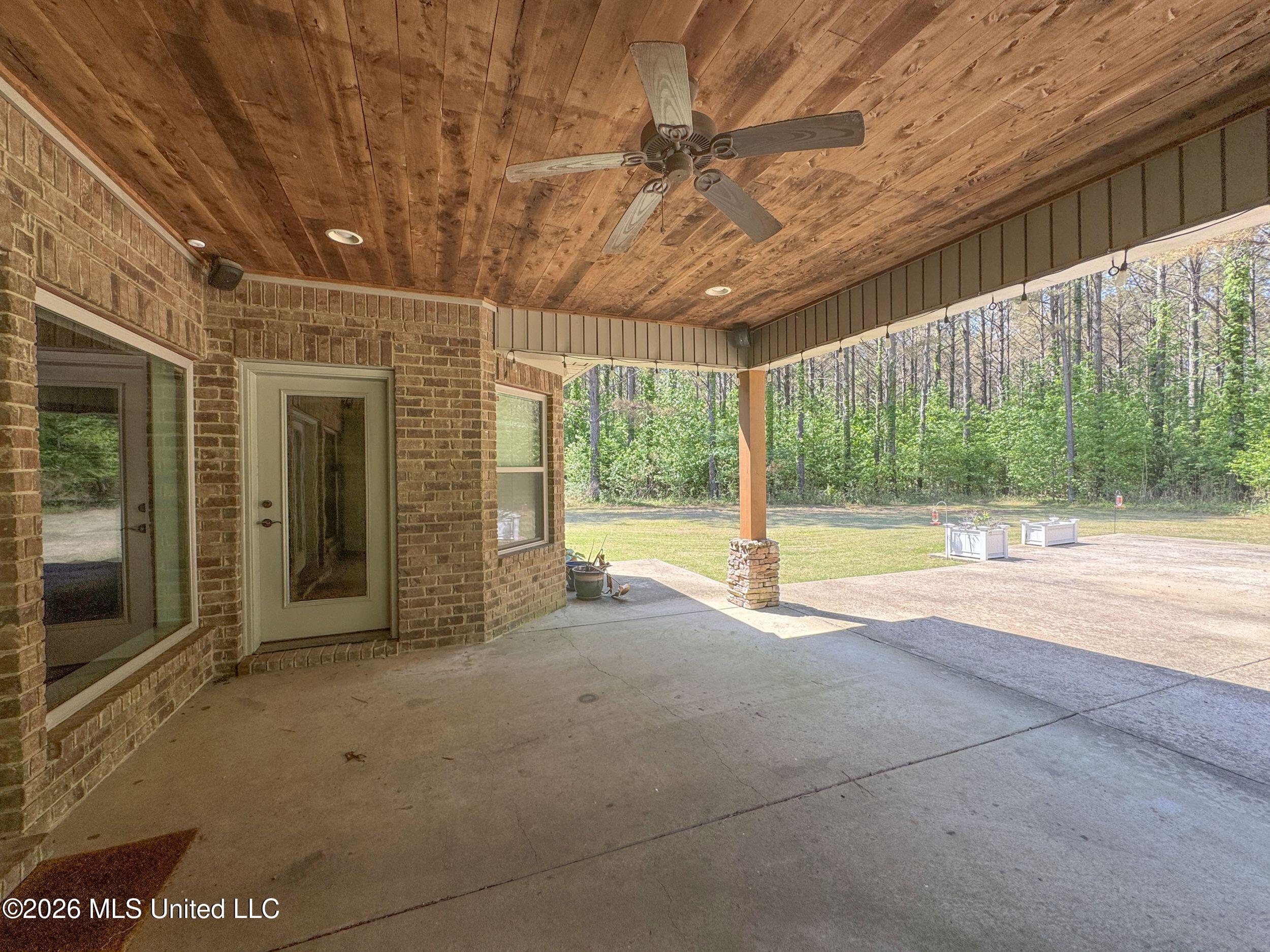 1407 McClyde Road Como, MS 38619 - Photo 36 of 110 4brmcld17