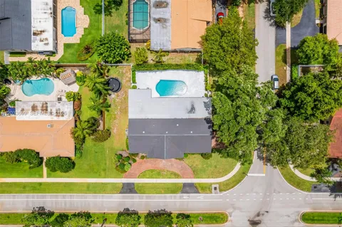 $957,000 | 680 Southwest 75th Avenue, Plantation, FL 33317
