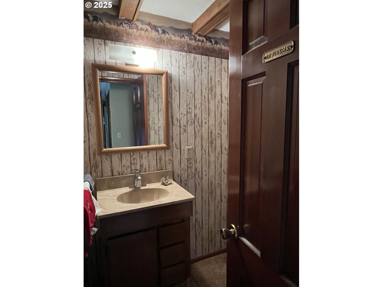 6542 Liberty Road South Salem, OR 97306 - Photo 8 of 21 a bathroom with a sink and a mirror