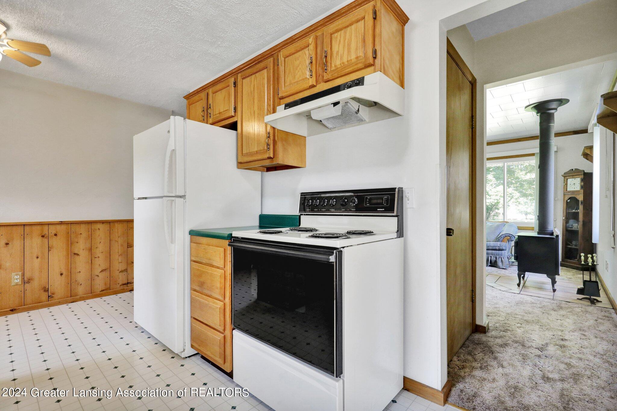 4061 Matthews Road Charlotte, MI 48813 - Photo 15 of 32 17-web-or-mls-Open Ended Media-17