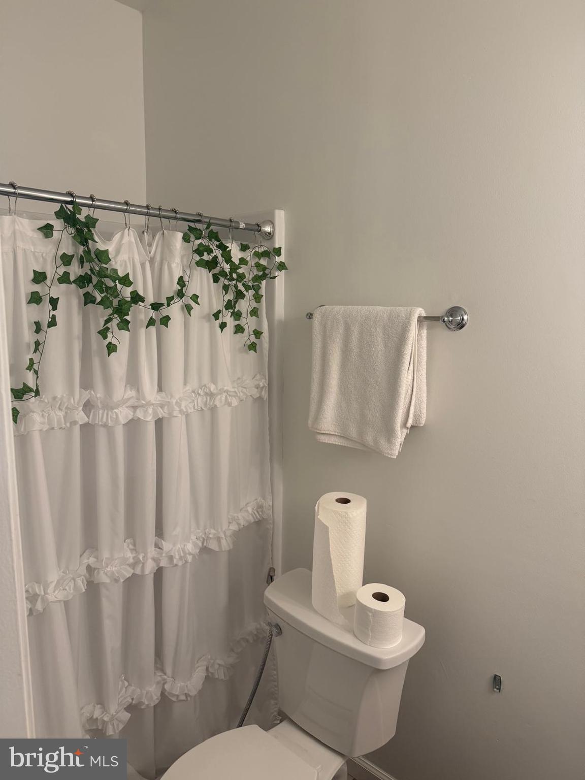 8469 Silverdale Road Lorton, VA 22079 - Photo 15 of 25