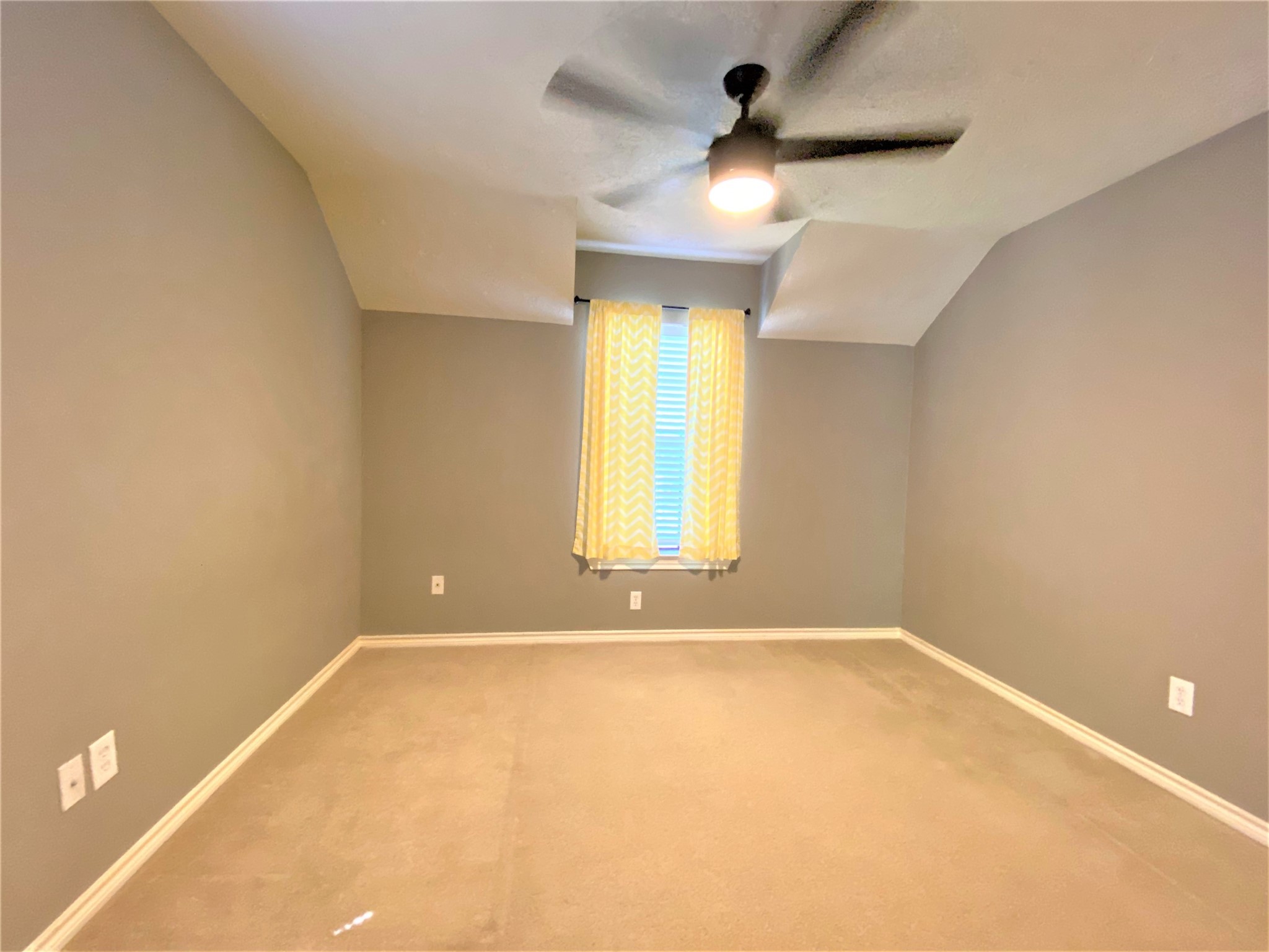 12303 Longfellow Drive Montgomery, TX 77356 - Photo 18 of 25 an empty room with a window