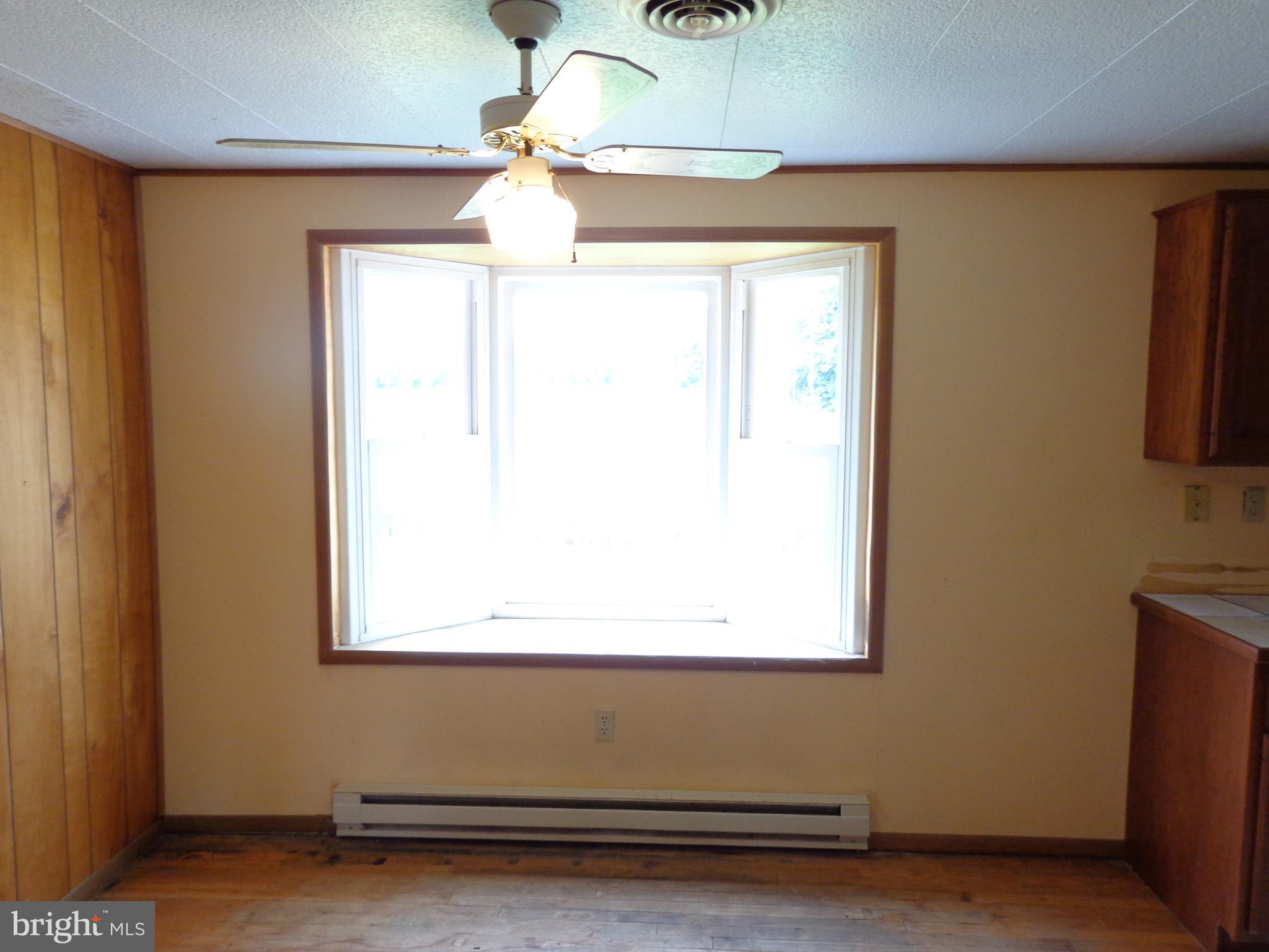 14201 Clear Spring Road Williamsport, MD 21795 - Photo 4 of 12 Dining Room