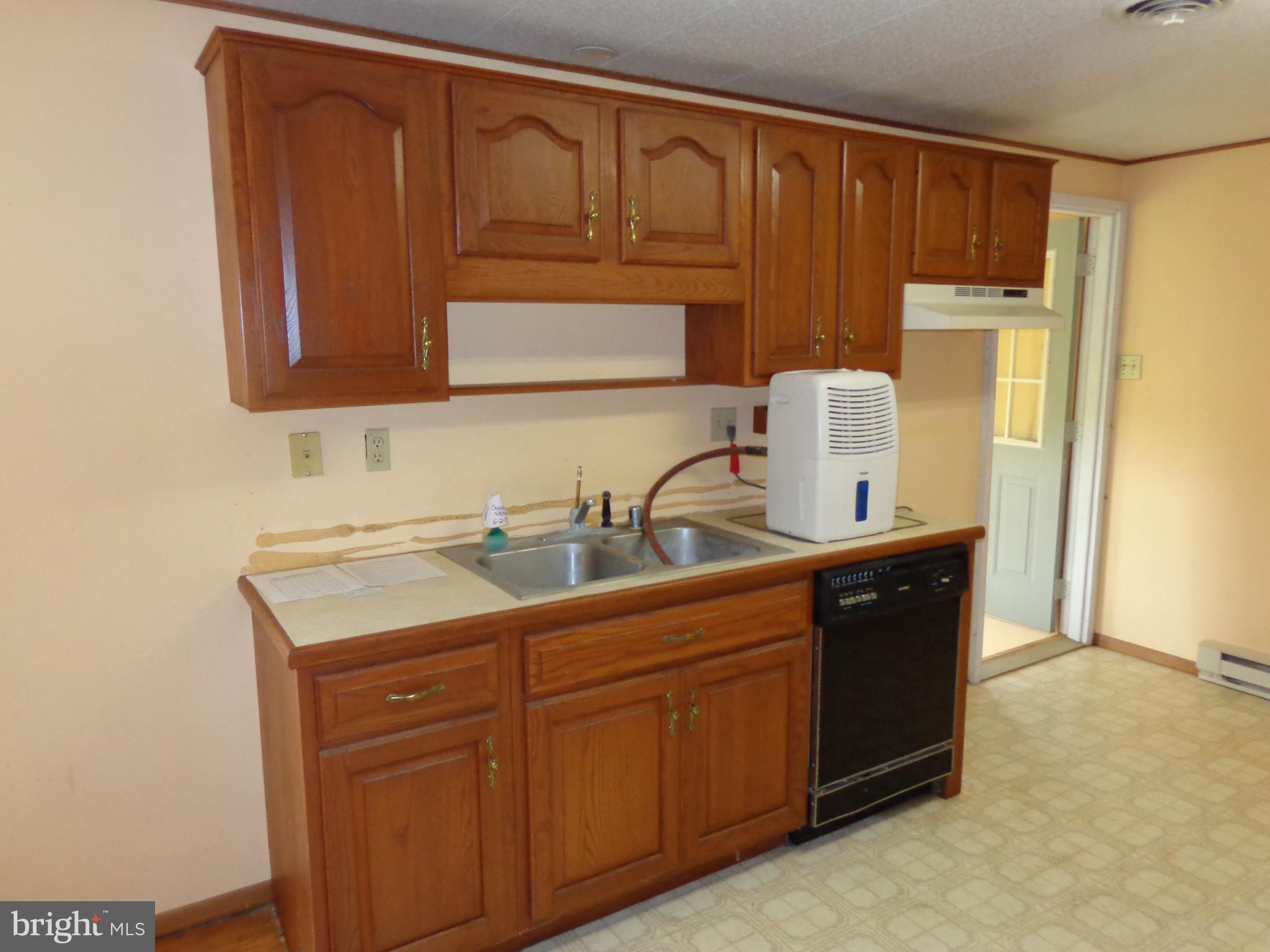 14201 Clear Spring Road Williamsport, MD 21795 - Photo 5 of 12 Kitchen
