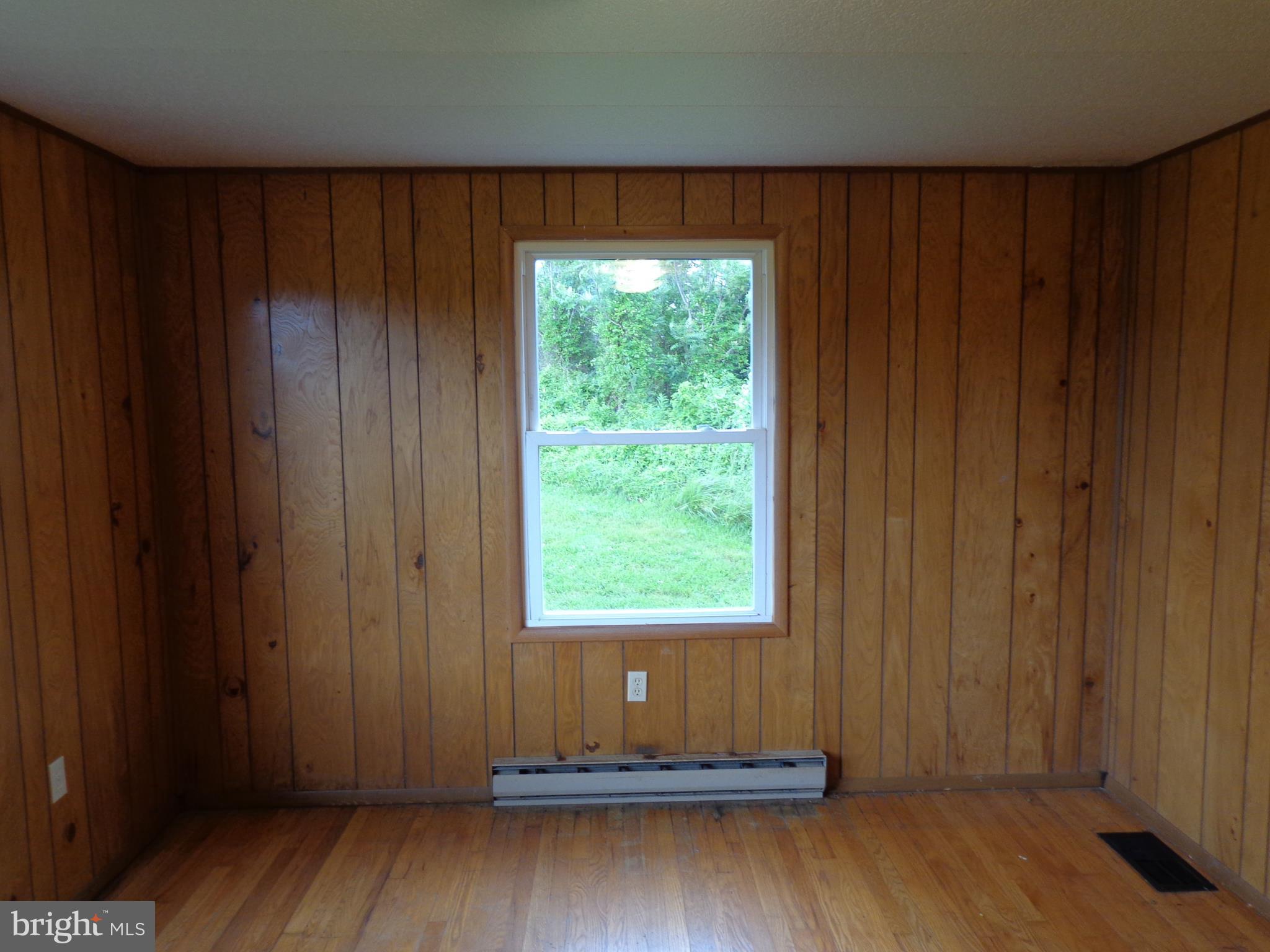 14201 Clear Spring Road Williamsport, MD 21795 - Photo 10 of 12 Bedroom