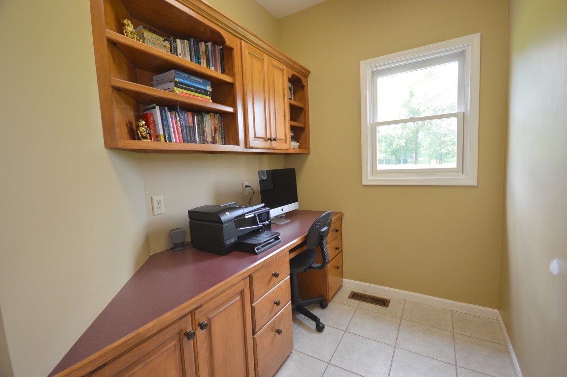 3621 Oak Ridge Drive Elkhart, IN 46517 - Photo 13 of 31