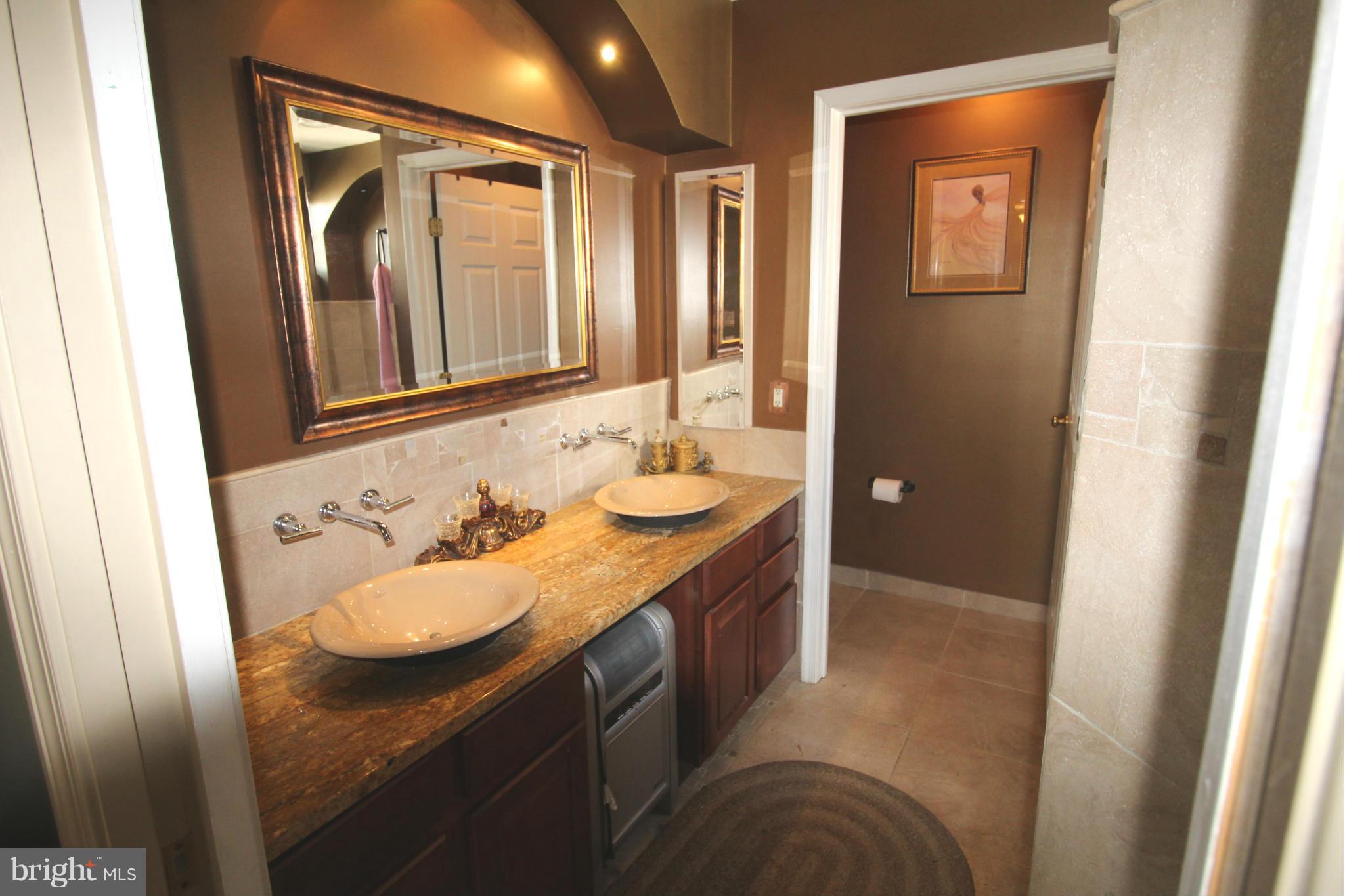 1761 Algonquin Road Frederick, MD 21701 - Photo 14 of 30 Bath (Master)