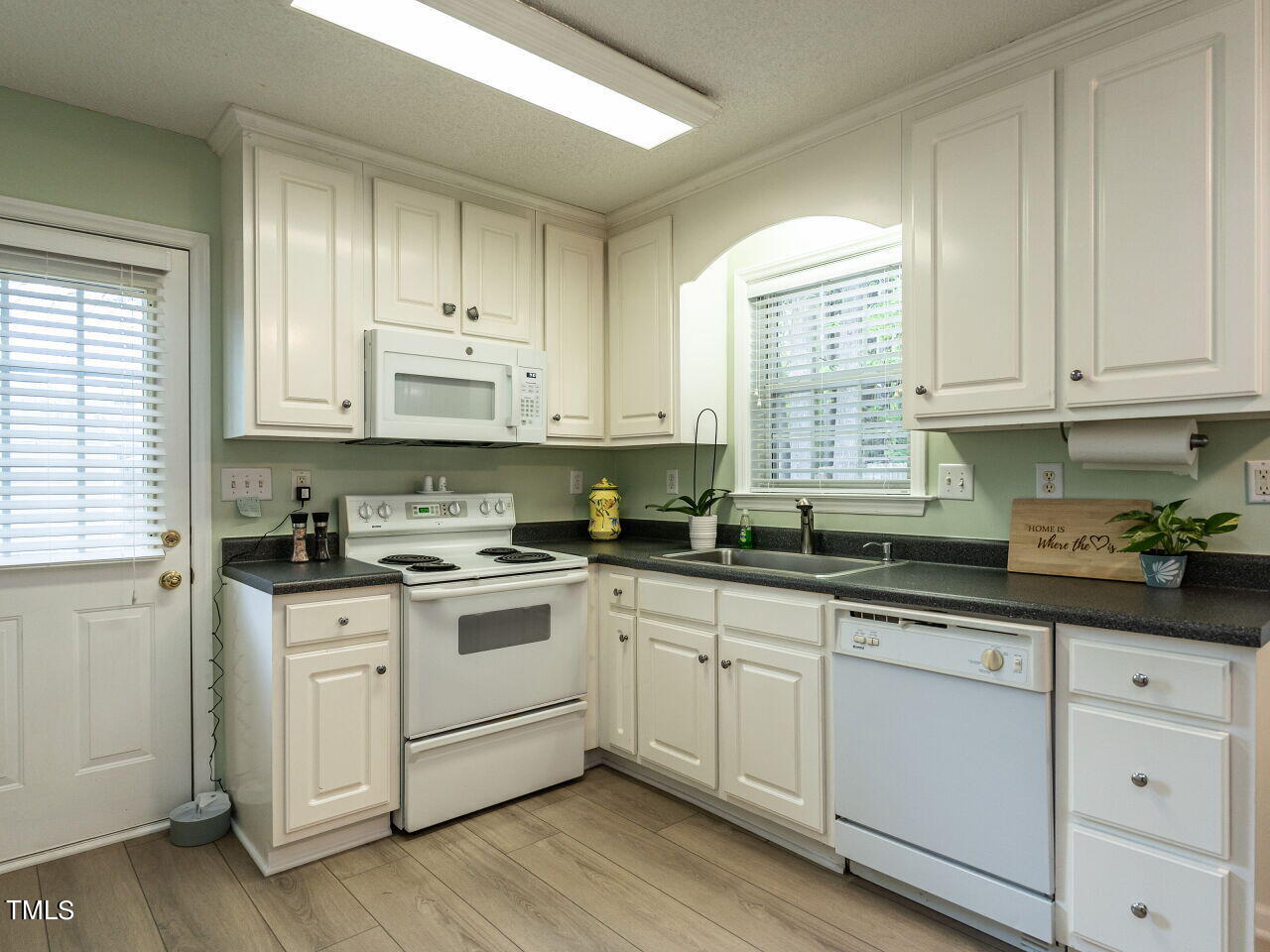 401 Chapwith Road Garner, NC 27529 - Photo 8 of 20 012-1280x960-kitchen