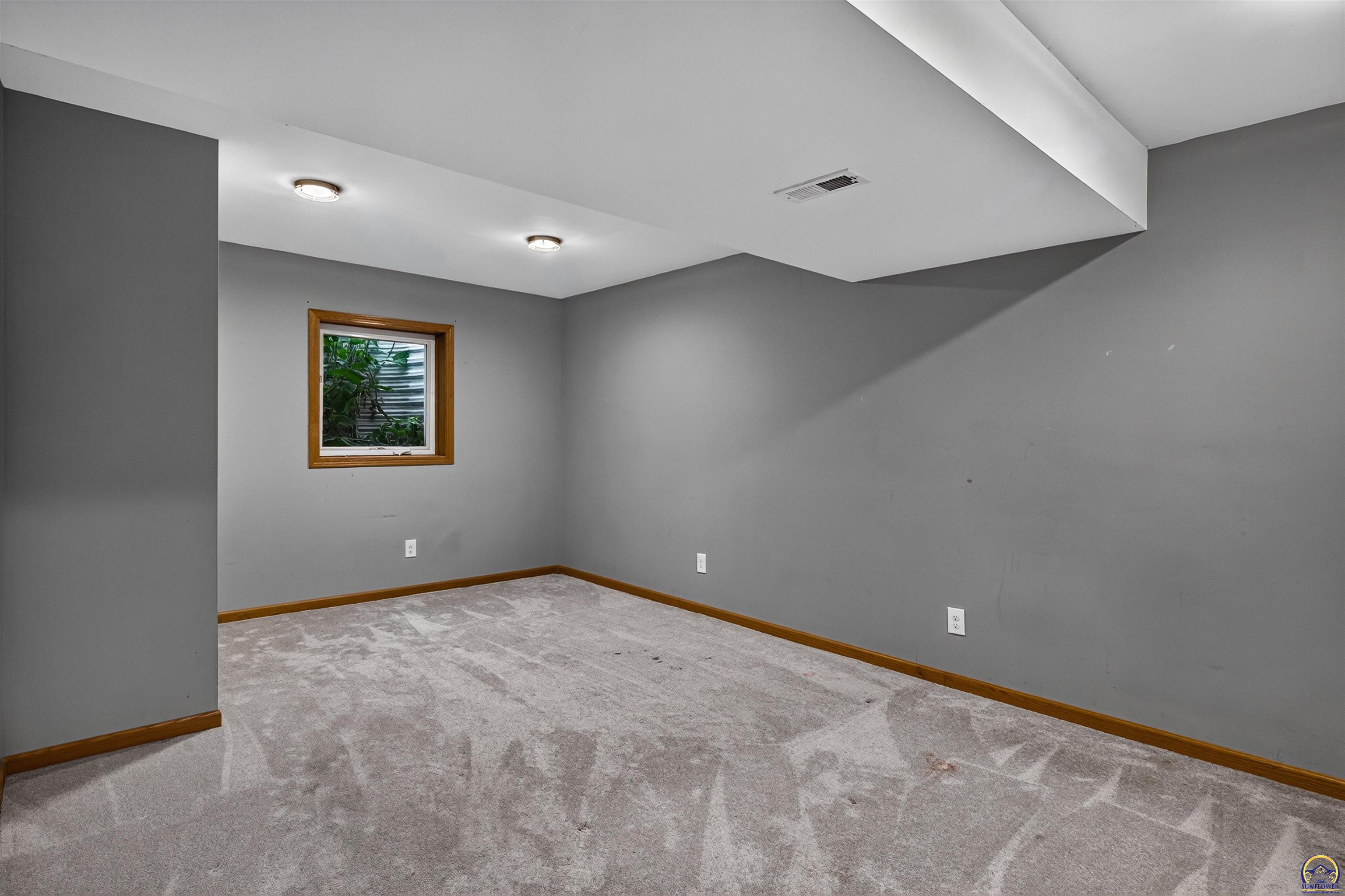 3909 Southwest 40th Street Topeka, KS 66610 - Photo 21 of 32