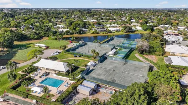 $805,000 | 3211 Southeast Court Drive, Stuart, FL 34997