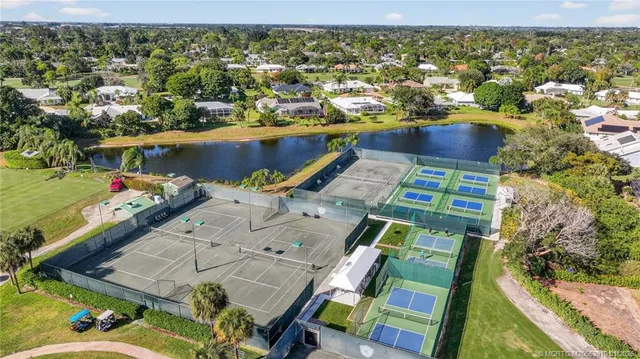 $805,000 | 3211 Southeast Court Drive, Stuart, FL 34997