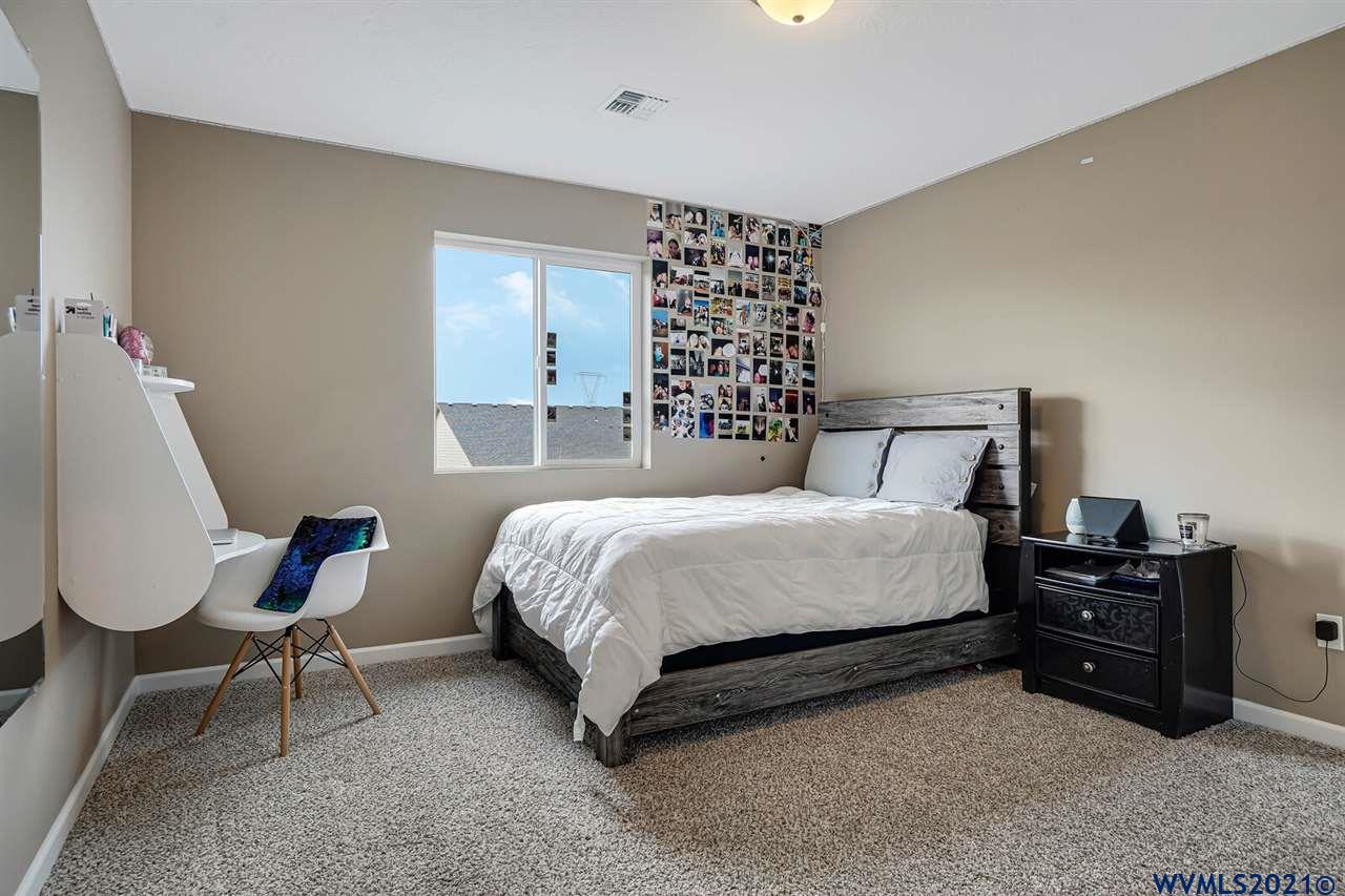 6064 Northeast Tuscan Loop Albany, OR 97321 - Photo 22 of 33 Gallery Image 22