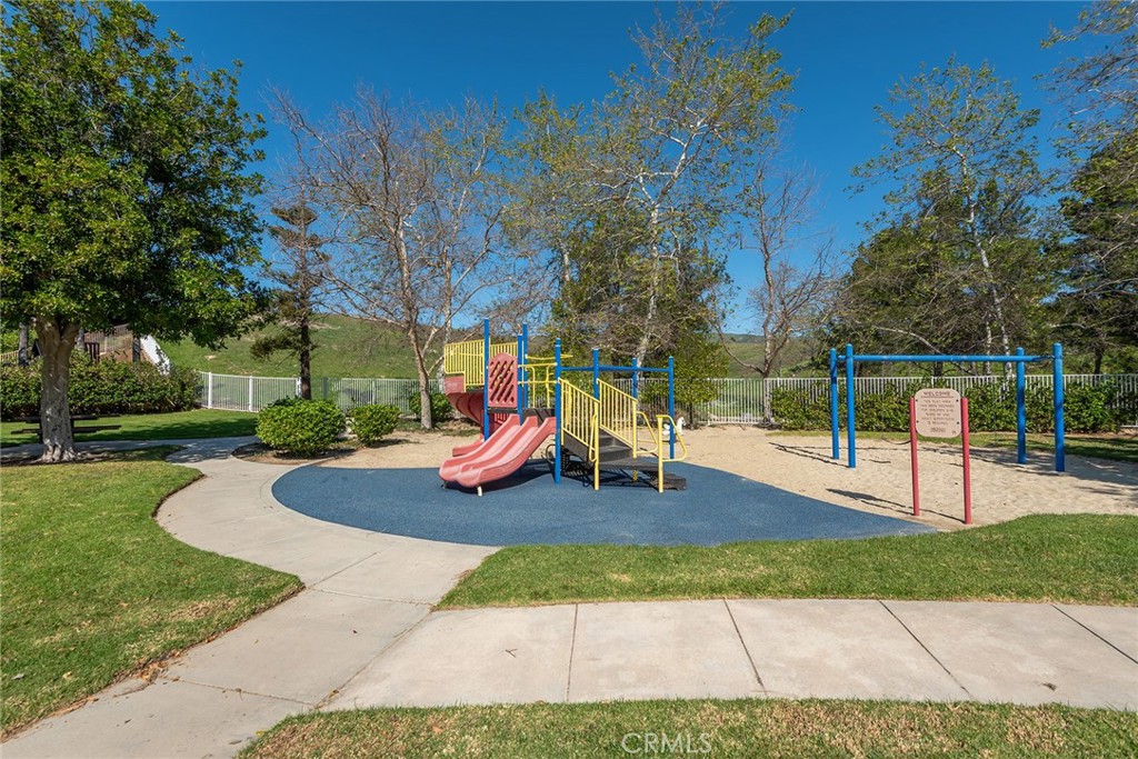 15546 Mallory Court Moorpark, CA 93021 - Photo 38 of 42