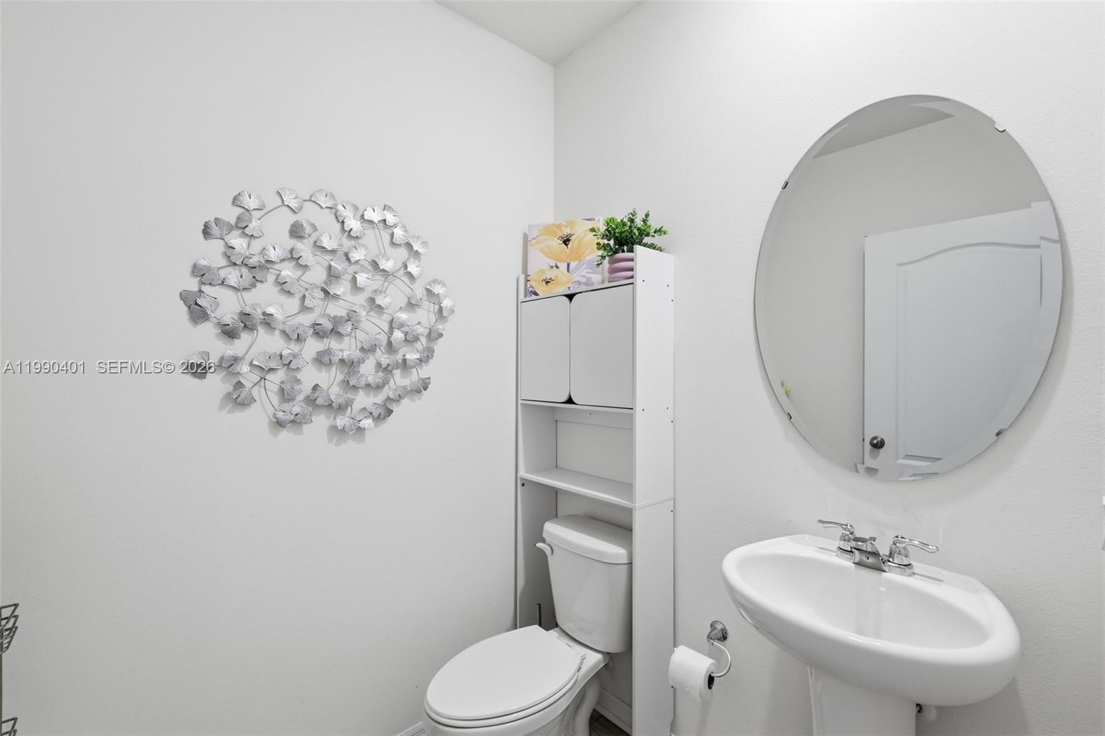 1481 Kempas Road Mount Dora, FL 32757 - Photo 11 of 32 Half bath downstairs