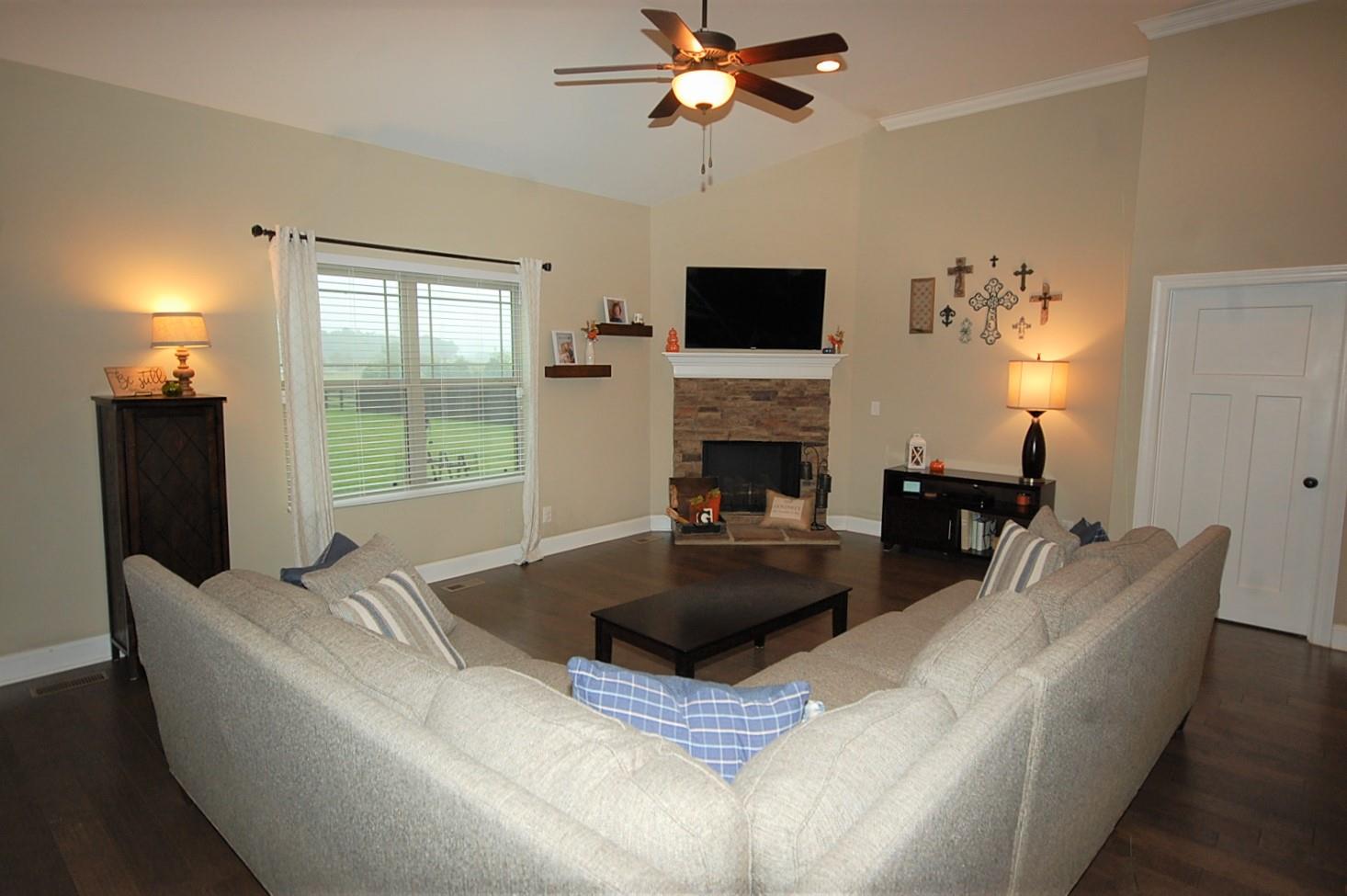2301 Bluebird Road Lebanon, TN 37087 - Photo 4 of 17 Great room