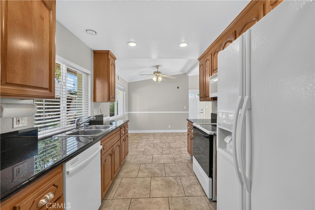 333 Surry Court Brea, CA 92821 - Photo 14 of 38