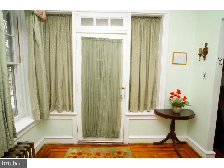 217 Bayard Road Upper Darby, PA 19082 - Photo 2 of 25 Foyer