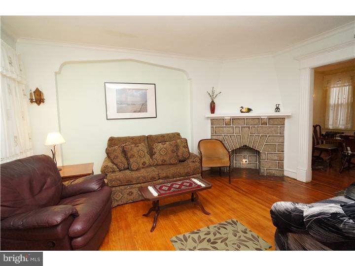 217 Bayard Road Upper Darby, PA 19082 - Photo 5 of 25 Living Room