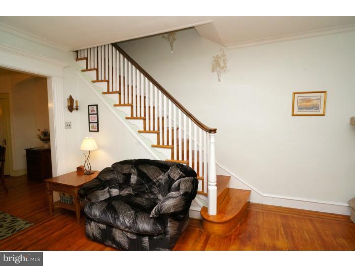 217 Bayard Road Upper Darby, PA 19082 - Photo 6 of 25 Living Room