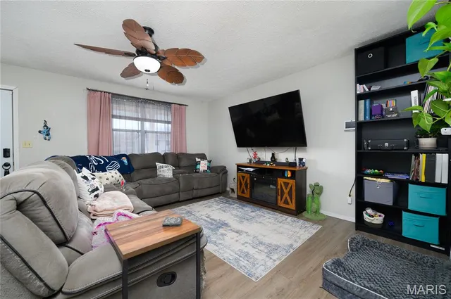 $169,900 | 24025 Turtle Lane, St. Robert, MO 65584