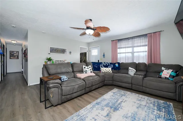 $169,900 | 24025 Turtle Lane, St. Robert, MO 65584