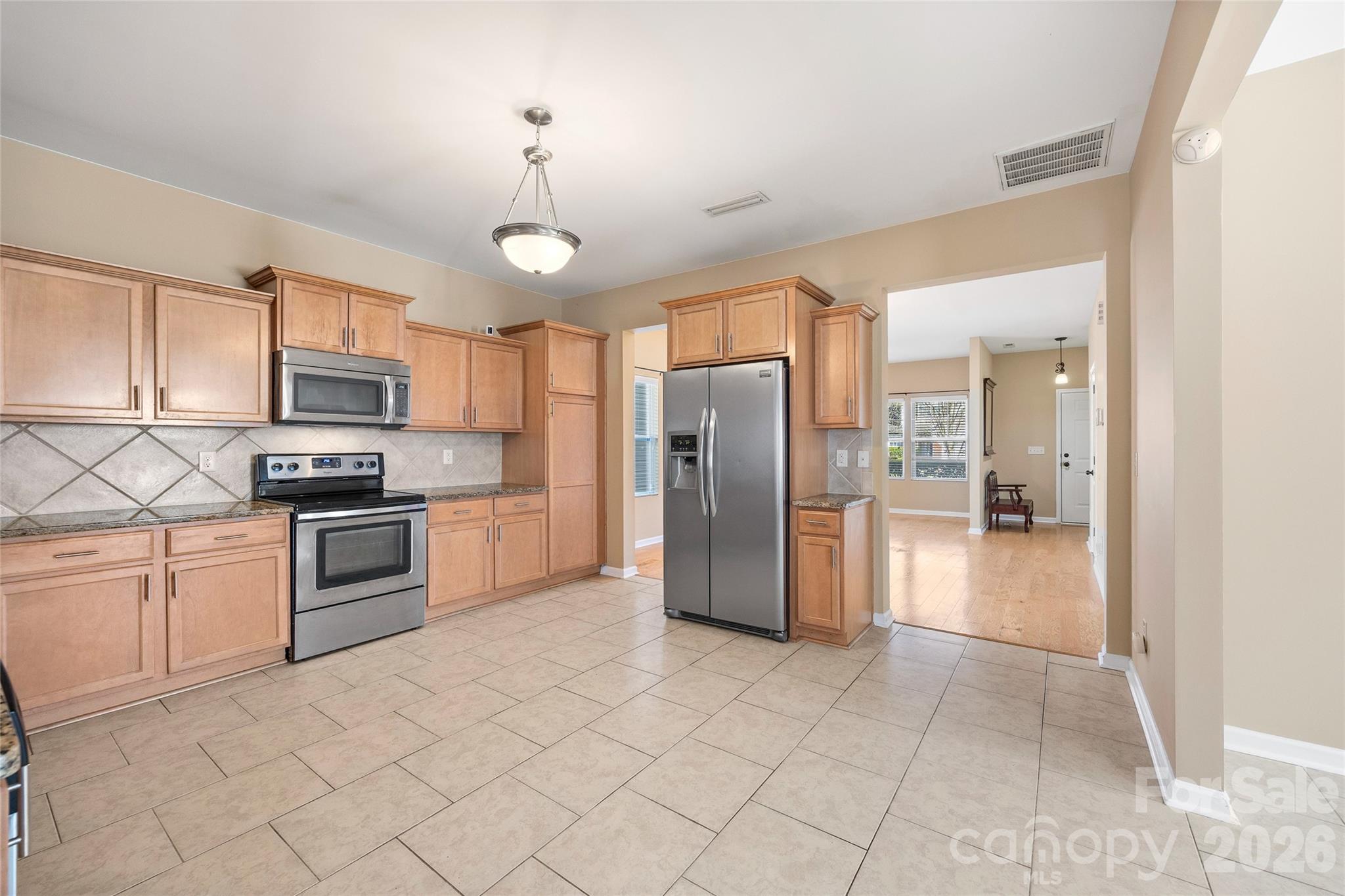 621 Rook Road Charlotte, NC 28216 - Photo 6 of 33 Gallery Image 6