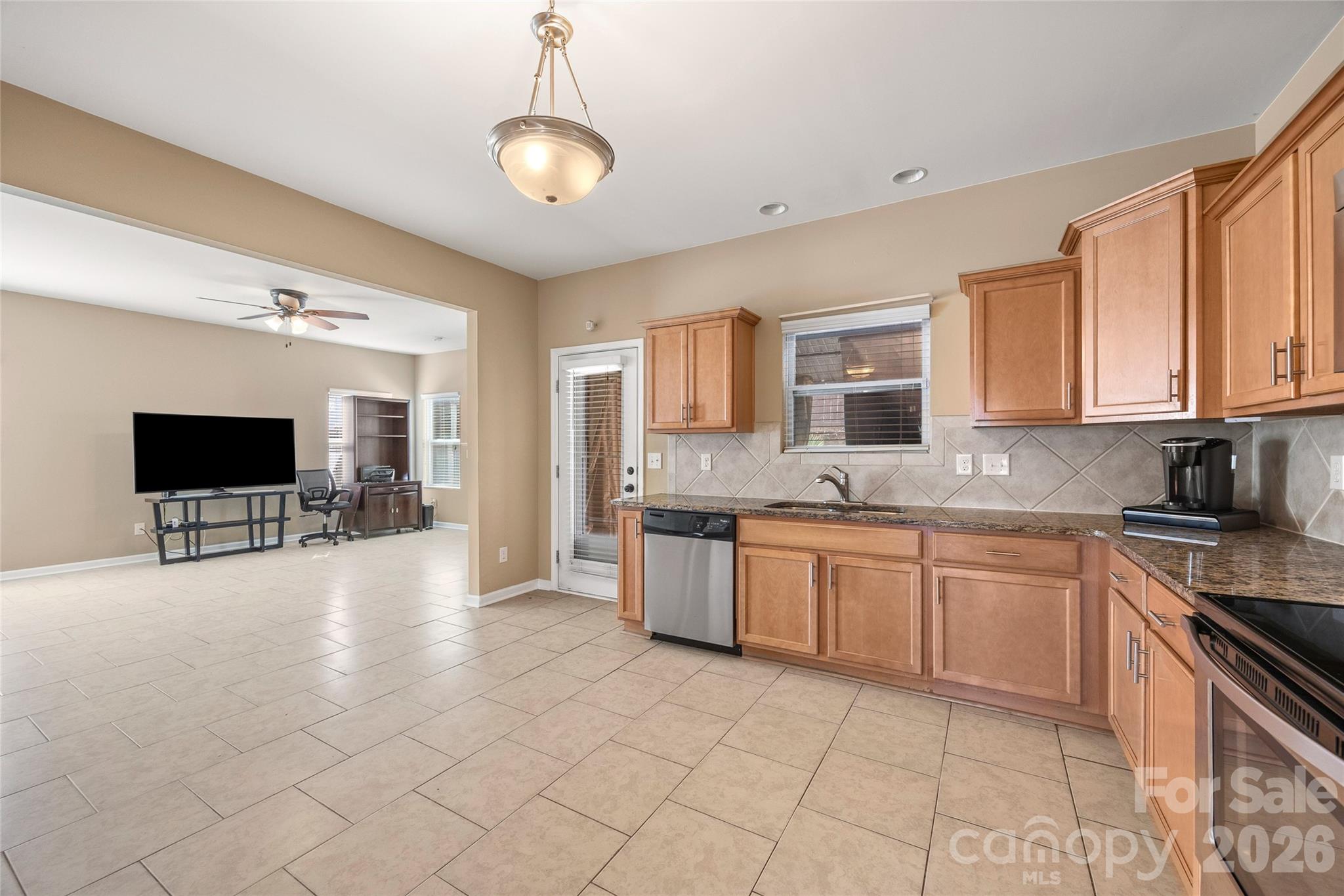 621 Rook Road Charlotte, NC 28216 - Photo 9 of 33 Gallery Image 9
