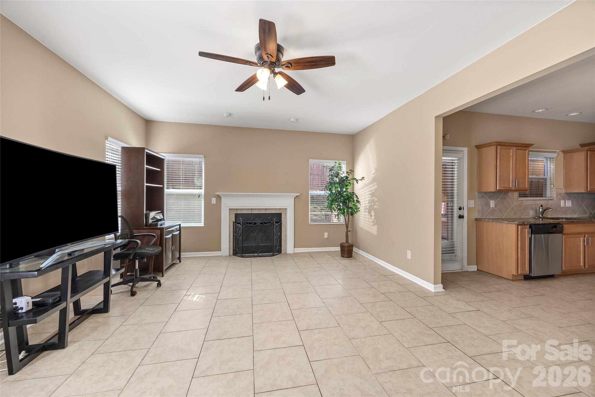621 Rook Road Charlotte, NC 28216 - Photo 10 of 33 Gallery Image 10