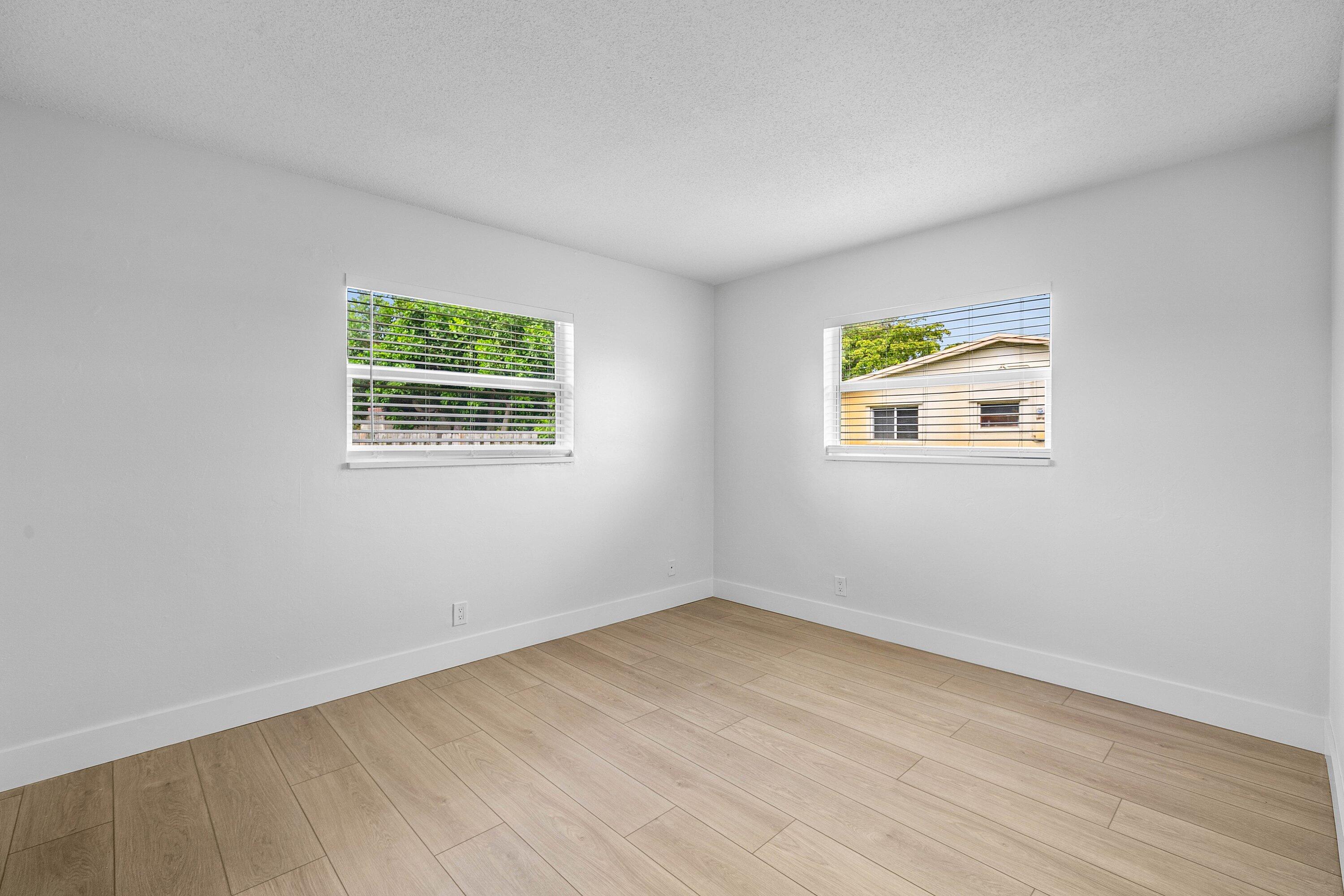 196 Northeast 28th Street Boca Raton, FL 33431 - Photo 14 of 35 196 NE 28th Street (16)