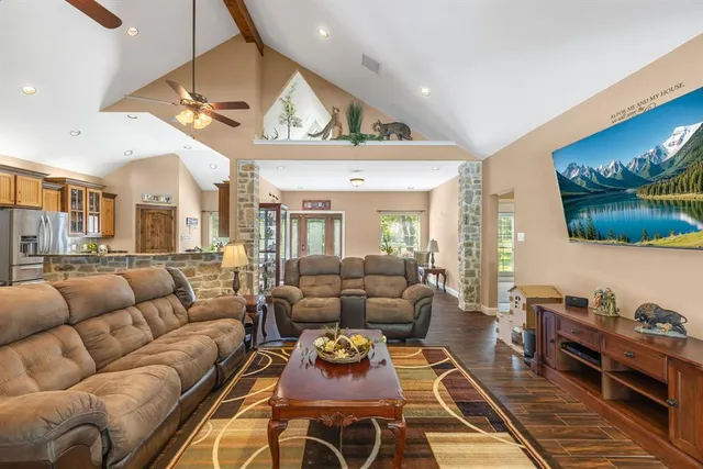 $575,000 | 202 RS County Road 4263, Emory, TX 75440