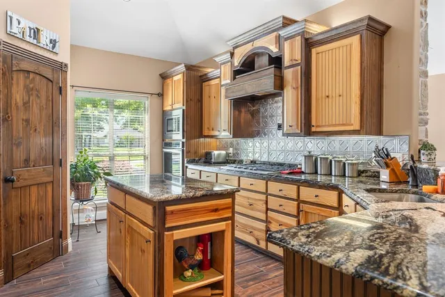 $575,000 | 202 RS County Road 4263, Emory, TX 75440