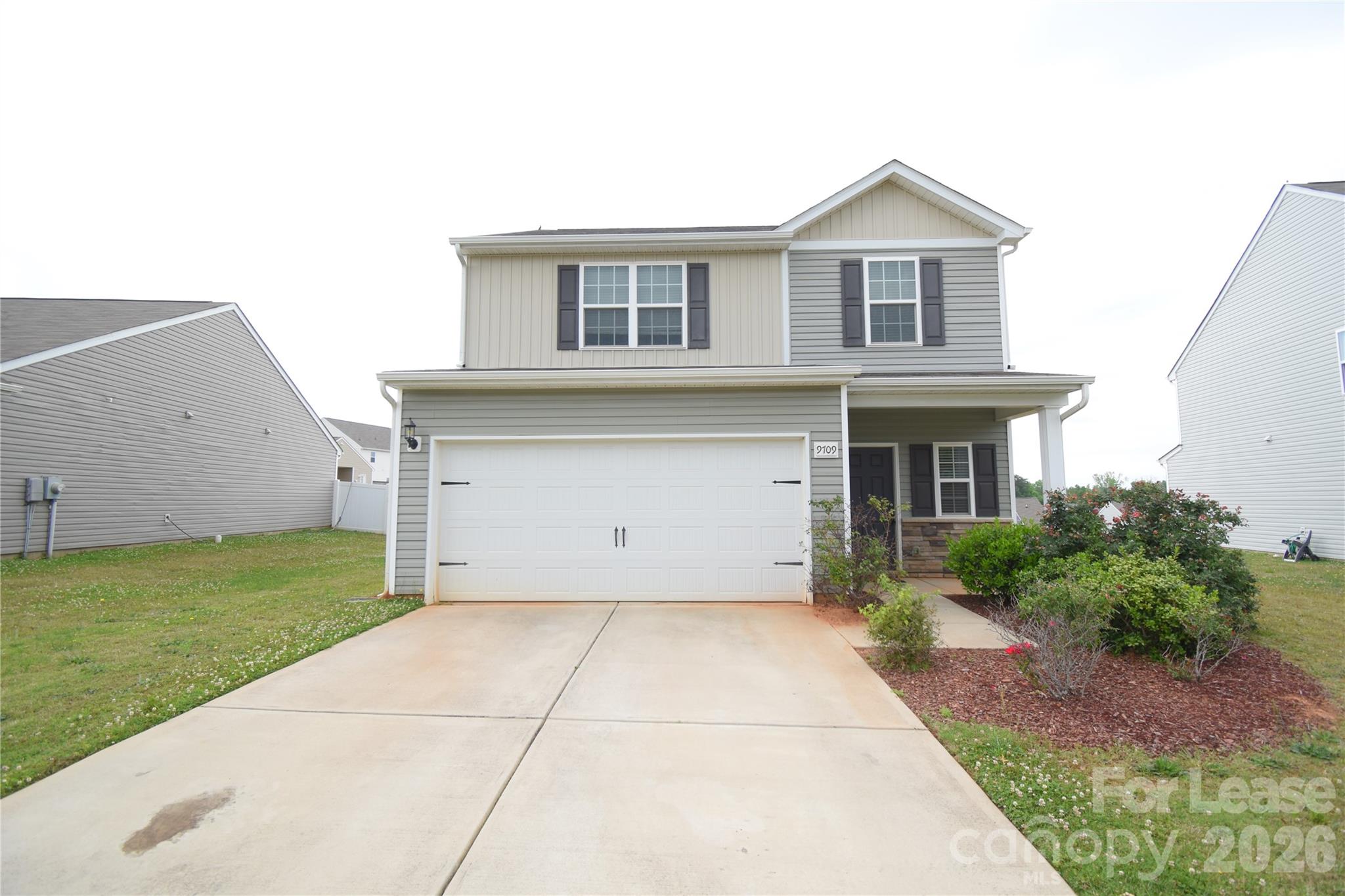 9709 Weikert Road Charlotte, NC 28215 - Photo 2 of 28