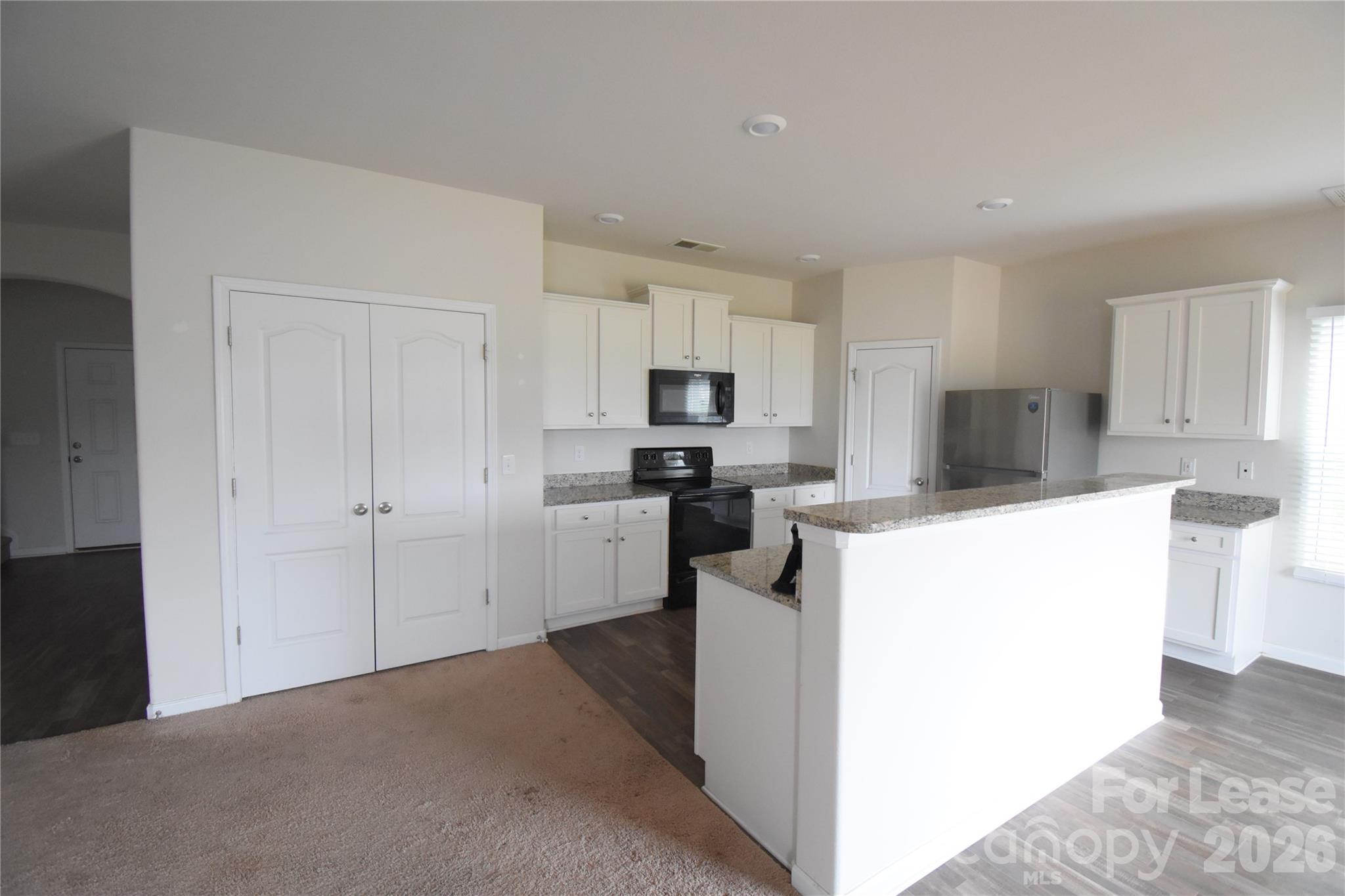 9709 Weikert Road Charlotte, NC 28215 - Photo 5 of 28