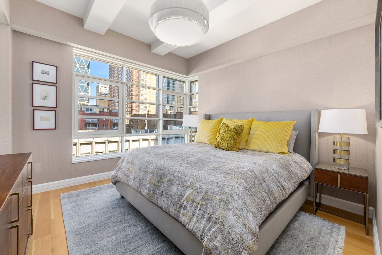 318 West 52nd Street, Unit PHA Manhattan, NY 10019 - Photo 13 of 23