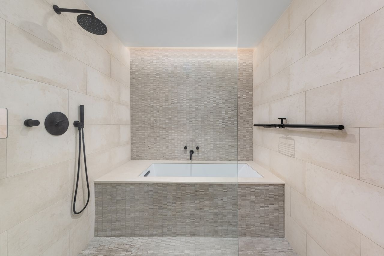 318 West 52nd Street, Unit PHA Manhattan, NY 10019 - Photo 17 of 23