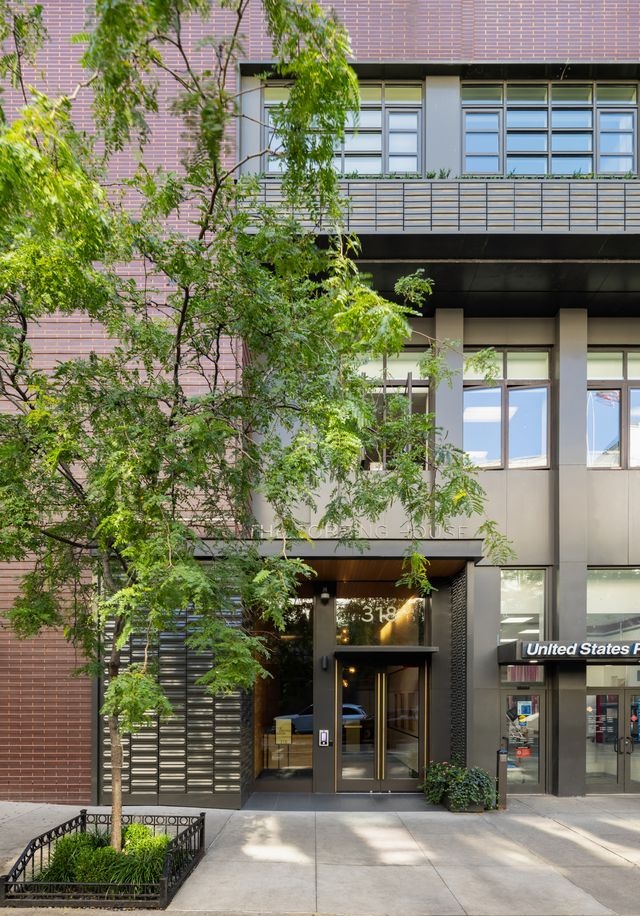 318 West 52nd Street, Unit PHA Manhattan, NY 10019 - Photo 21 of 23